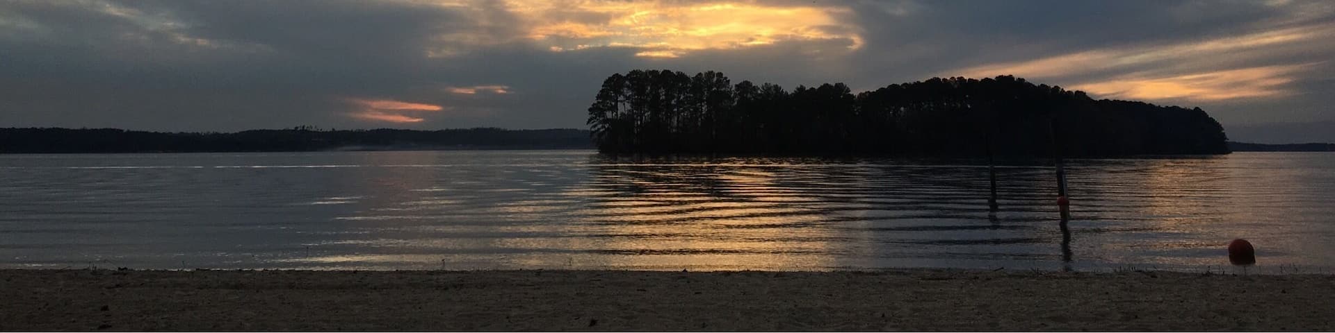 gorgeous tree lined lake created by the US Army Corps of Engineers with their dam on the Chattahoochee River which forms the border between Alabama and Georgia. Excellent camping at the ACOE camp site Cotton Hill Park and views like this to be had #georgia #water #sunset #ACOE #waterlust #AquaTrove
https://www.recreation.gov/camping/cotton-hill/r/campgroundDetails.do?contractCode=NRSO&parkId=71105