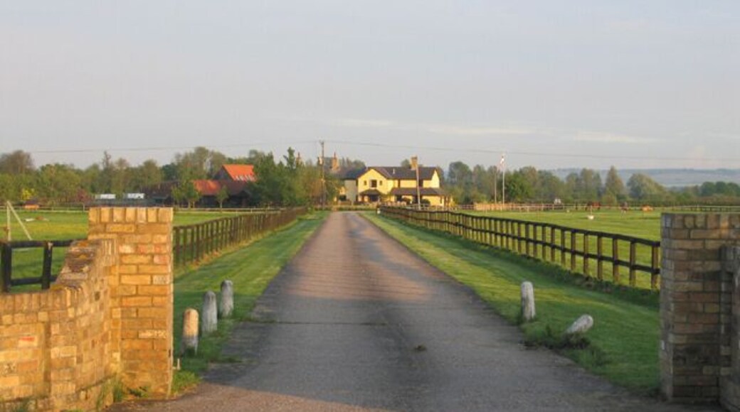 Entrance to Low Farm, Croydon, Cambs. in the Rhee (Cam) valley; view from the B1042 Lower Road.