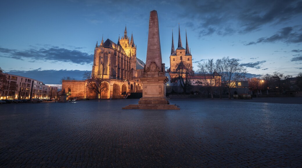 Domplatz Square View with Erfurt Cathedral, St. Severus Church (Severikirche) and Obelisk at night - Erfurt, Thuringia, Germany