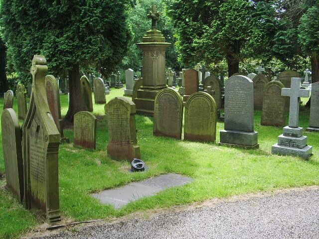 The Parish Church of Broughton St John the Baptist, Graveyard
