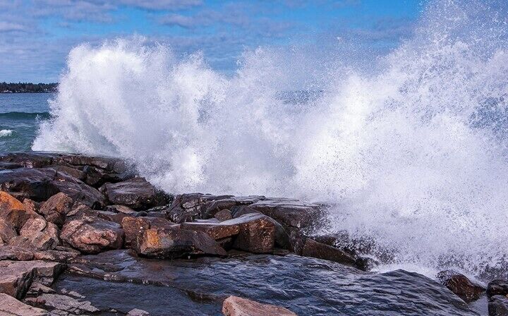 The Lake here causes fantastic waves that brings in surfers year round! and the Waves are beautiful!