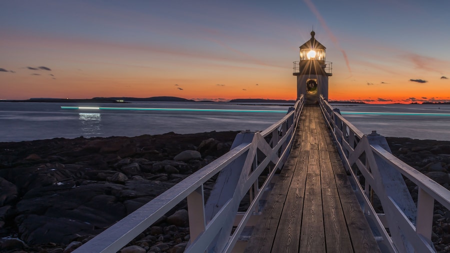 Marshall Point Lighthouse at sunset