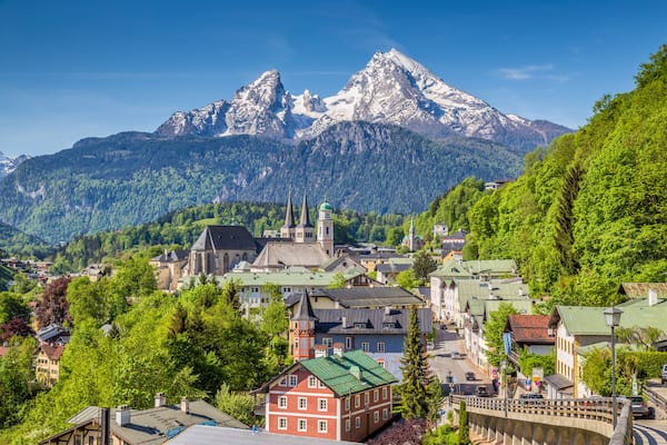 Historic town of Berchtesgaden with Watzmann, Berchtesgadener Land, Upper Bavaria, Germany