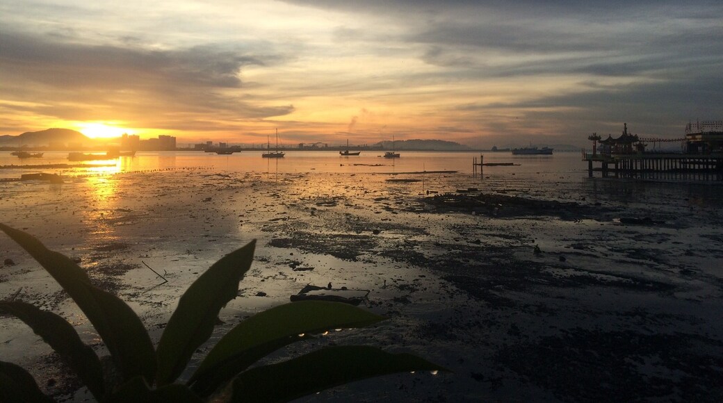 I've been waiting for you, sunrise.
#LifeatExpedia
#BeachBound