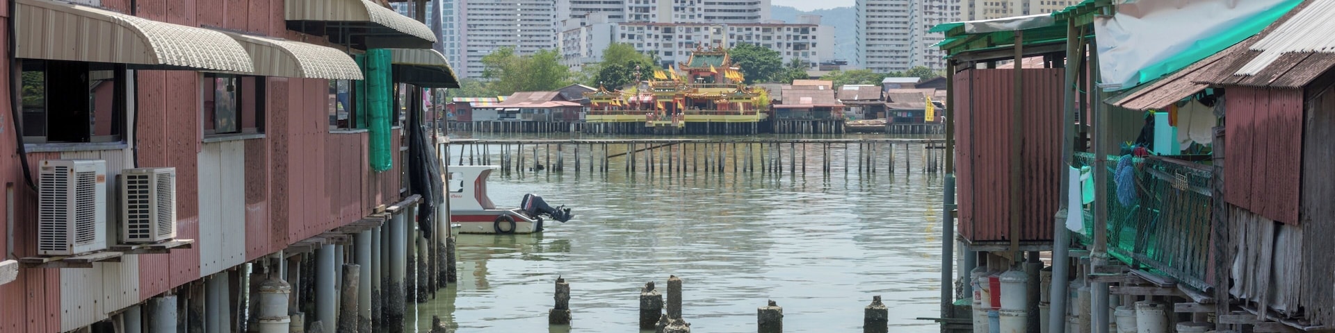 The photo was taken from Chew Jetty in George Town, Penang. In the background you will see the Hean Boo Thean Kuan Yin Temple. #Hean Boo Thean Kuan Yin Temple #Penang #Temple #Malaysia