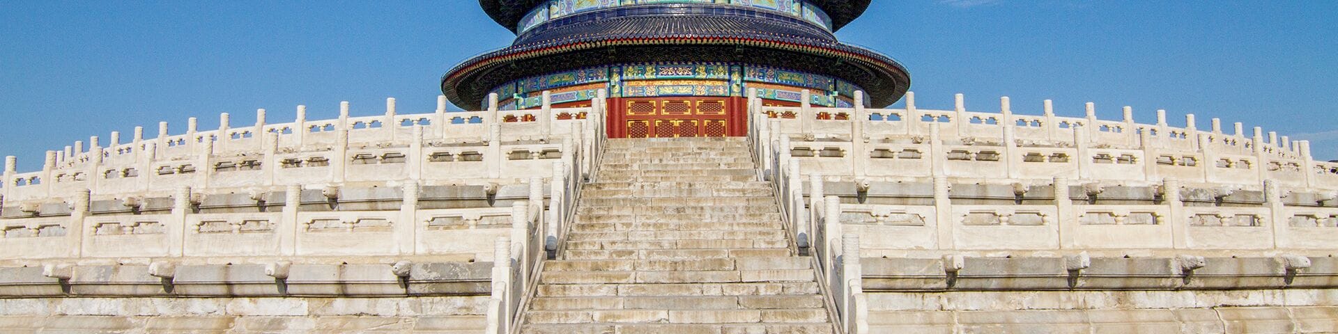 That magical moment when it's just you and the #temple. #China has so many amazing sites and this one was just gorgeous. #wanderlust