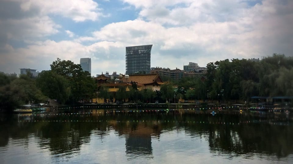 Earth and sky, woods and fields, lakes and rivers, the mountain and the sea, are excellent schoolmasters, and teach some of us more than we can ever learn from books.
John Lubbock