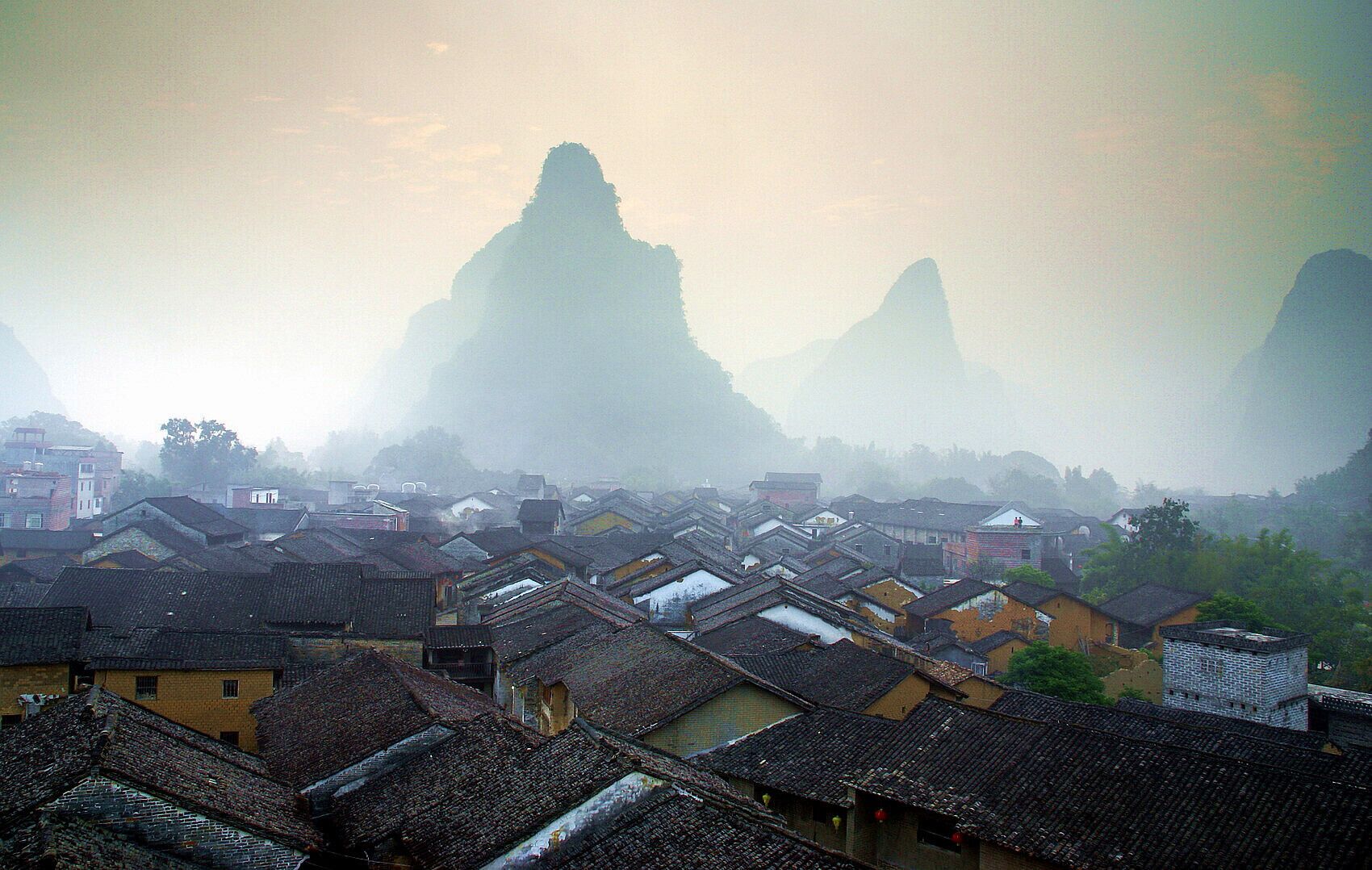 Huangyao Ancient Town 黄姚古镇

https://twitter.com/Beautifulgx