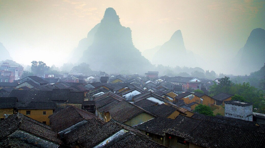 Huangyao Ancient Town 黄姚古镇
https://twitter.com/Beautifulgx