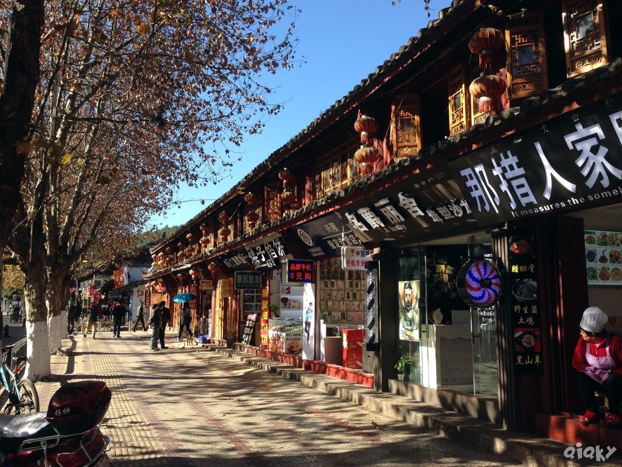 Old Town of Lijiang, The town has a history going back more than 1,000 years and was once a confluence for trade along the "Old Tea Horse Caravan Trail". The Dayan Old town is famous for its orderly system of waterways and bridges, a system fast becoming. #OldTownofLijiang #China