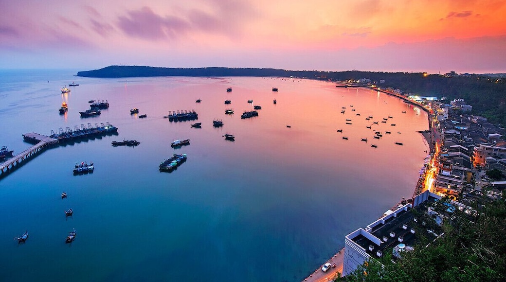 Beihai #WeizhouIsland,there's not only poem,but also delicious cuisine.
https://twitter.com/Beautifulgx