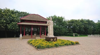 The statue of Shang Dynasty general Fu Hao stands at the Yinxu archaeological site