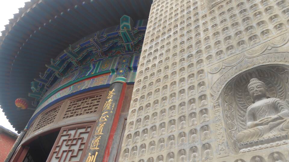 A hidden buddhist temple somewhere in the city center ;) never be afraid of stepping in!