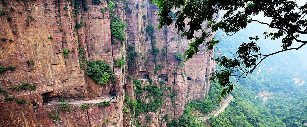 #GuoliangTunnel Road is one of the most famous tunnels in the world,it’s located high in the Taihang Mountain of the Henan Province,China. The road is narrow and steep, very dangerous but amazing ,especially in the wet conditions.Now, the tunnel is not only a way for the villagers connect to the outside world,but also an famous attraction in China.