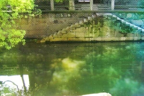 惠山脚下的小路