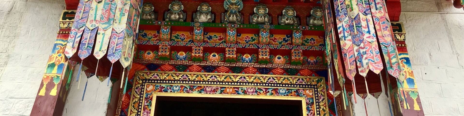 Lamaling monastery, Tibet
An awesome experience to be up in Nyingchi, to visit the Lamaling monastery and so lucky that I am able to take photos inside the temple where we are not allow to do so. #details #red #travel #temple #arches #architecture #hiking #nationalpark