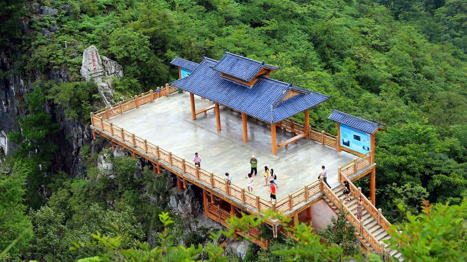 The Leye #Dashiwei Tiankengs,the miracle of world sinkholes.#äčäžć€§çłćŽââäžç怩ćçć„èżč.
https://twitter.com/Beautifulgx