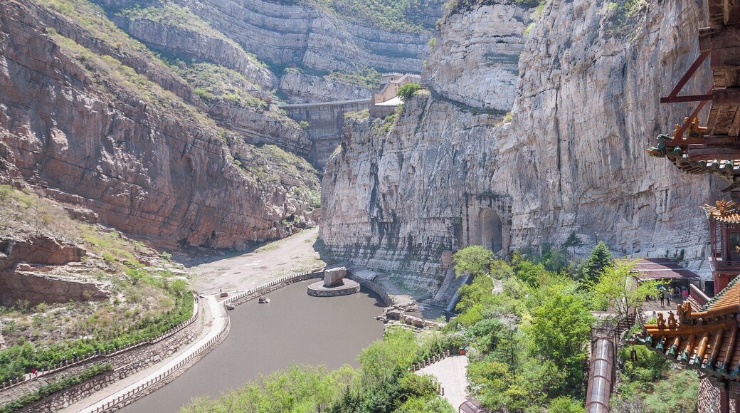 Whilst planning a visit to China, I came across these hanging temples. Off course I had to to go to Datong.