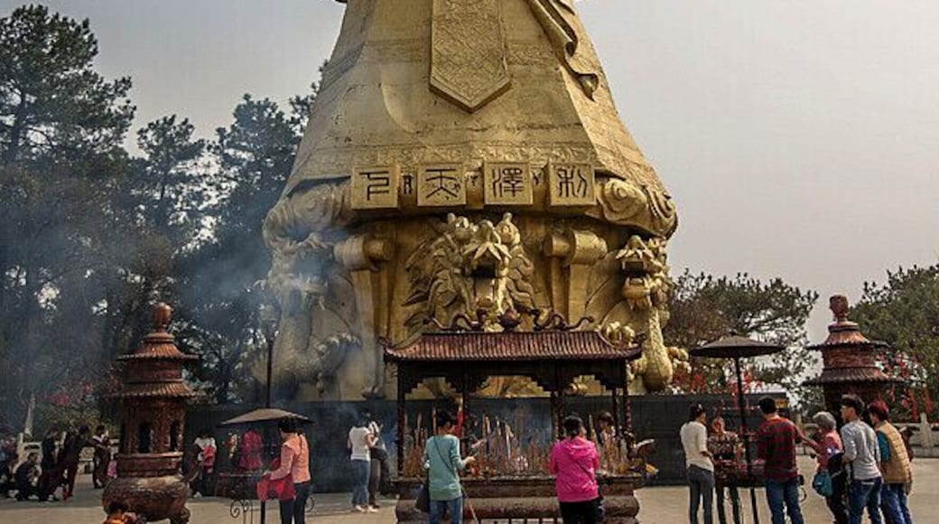 #Longmu Imperial Ancestral Temple, Wuzhou,China.It is one of the affecting temples in the local and Hongkong even Southeast Asia.
https://twitter.com/Beautifulgx