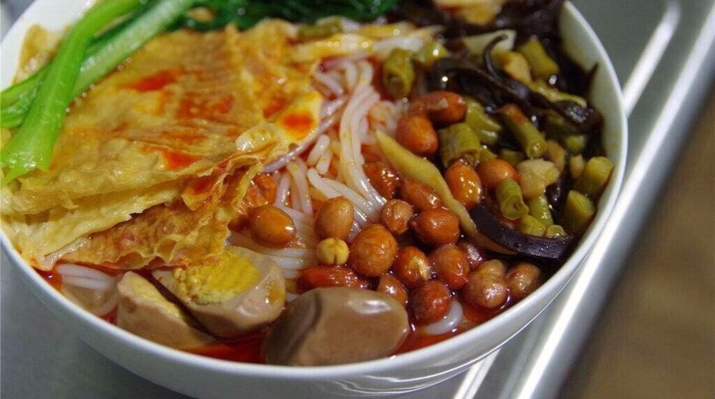 A Bite of China——Liuzhou Luosi rice noodles and its magical sour bamboo shoots.
https://twitter.com/Beautifulgx