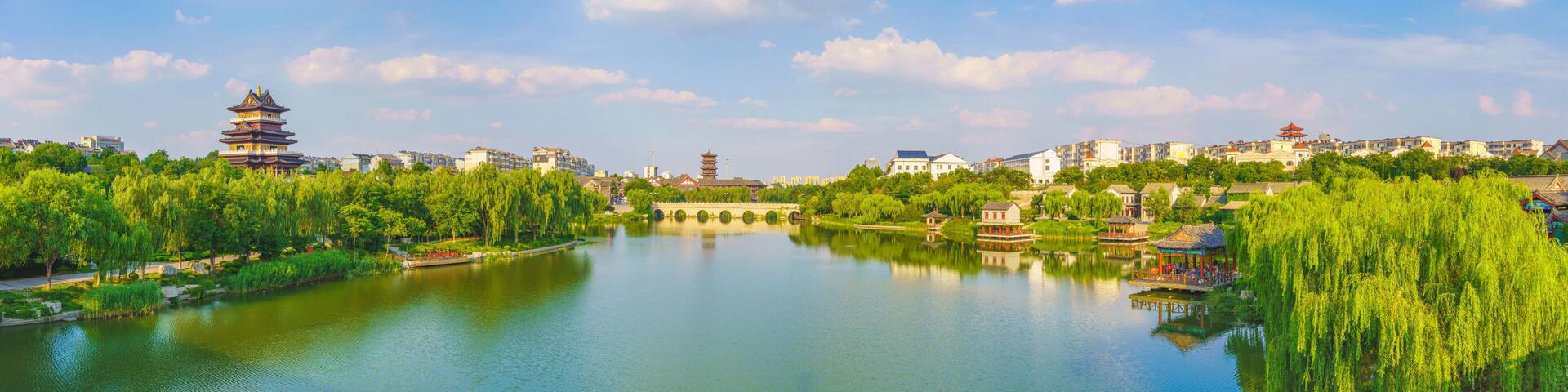 China Qingzhou city scenery, clear water and blue sky