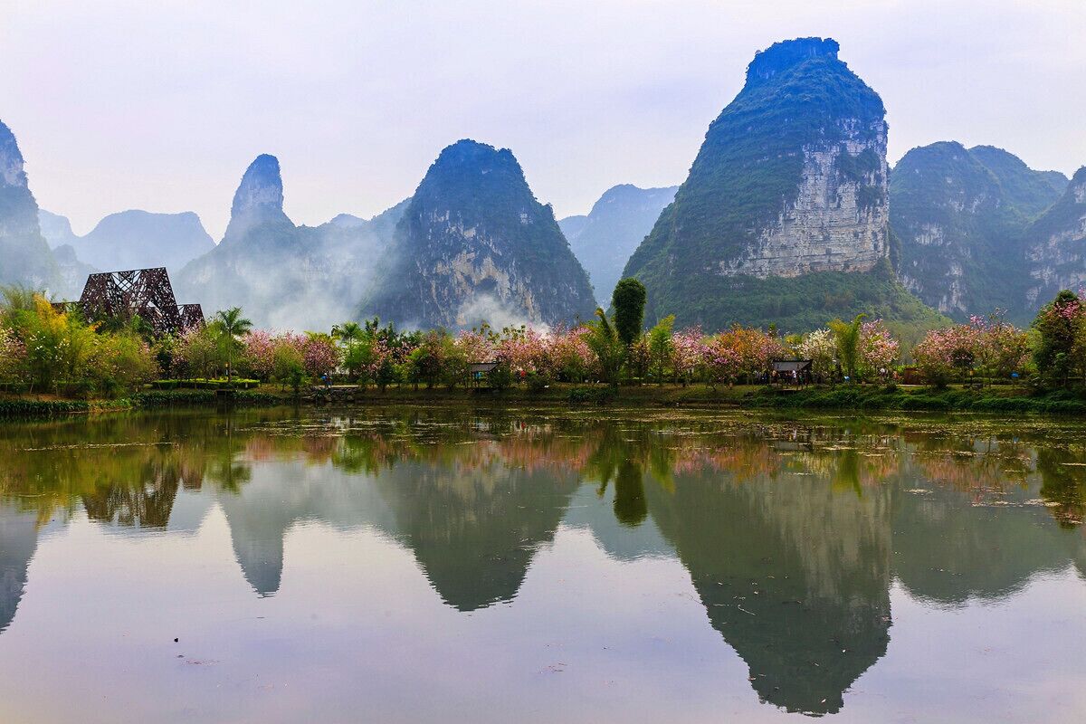 #Ming-shi Countryside of #Guangxi: a beauteous and intoxicating space isolated from the noisy world.  犹如世外桃源的美景, 明仕田园  山水美如画~