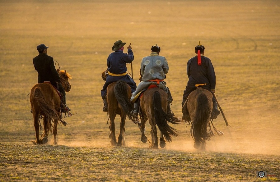 Wranglers II 正蓝旗 - 内蒙古 Zhenglanq- Inner Mongolia
"人生過客匆匆,相機抓住每個剎那,與我擦肩而過的人和事"