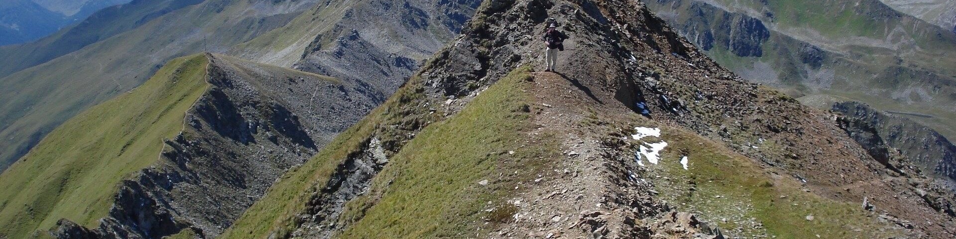 Walking between two valleys