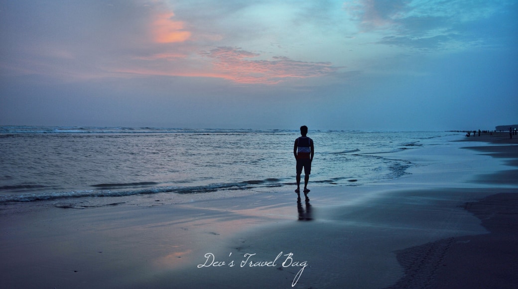 Who is a traveller? What defines the life of a traveller? Two years back when I completed my first solo trip and called myself 'a traveller', I think was not sure about the meaning of this word but now after two years, I am definitely confident about it and understand how does it feel to be a traveller.
.
I can not say about others because everone may have their own definition of travelling but for me, it is exploring and experience those parts of the world which is not just beautiful but also can not be found in travel books easily.
.
My journey of Bangladesh is also one of those beautiful experiences.
.
.
.
.
.
.
. .
.
.
. .
.
.
.
.
. .
.
.
.
.
#yourshotphotographer #NGTDailyShot #Natgeotravel #CNtravelerindia #Beautifuldestinations #LonelyPlanetIndia #indiaclicks #theweekoninstagram #indiapictures
#IncredibleIndia #_soi #igramming_india #indiatravel #indiatourism #travelrealindia #Lifewelltravelled #travelbug #traveladdict #travellife #travels #travelgram #instatravel #instatraveling #instapassport #travelblog #travelblogger #passionpassport #ilovetravel #sky #sunrise
#Bangladesh
#troveron #Lifeatexpedia #troveontuesday #troveron #Lifeatexpedia #troveontuesday #troveron #Lifeatexpedia
#Sunsets #horizon