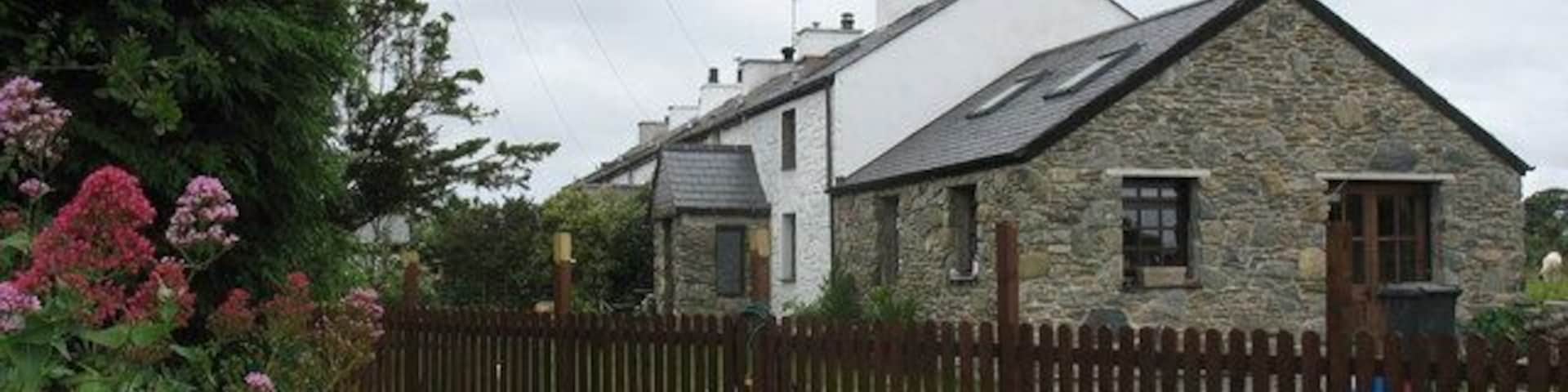 Caemawr Cottages