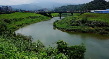 基隆市七堵區六合橋。