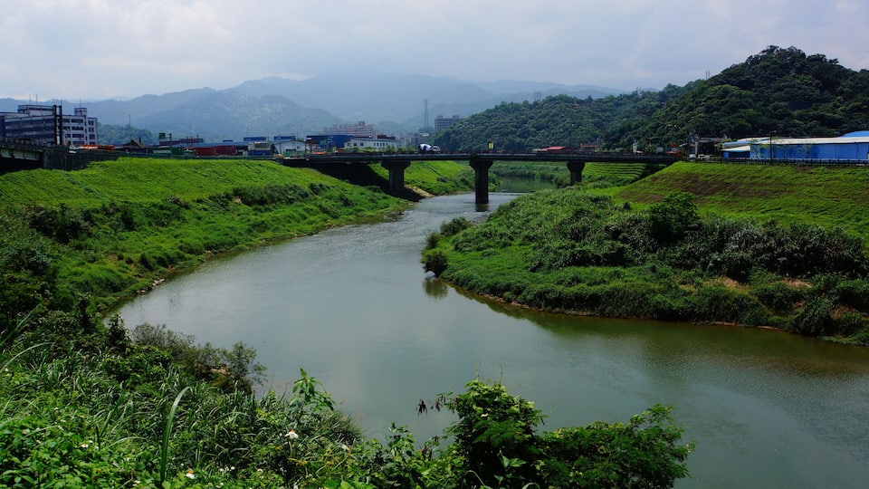 基隆市七堵區六合橋。
