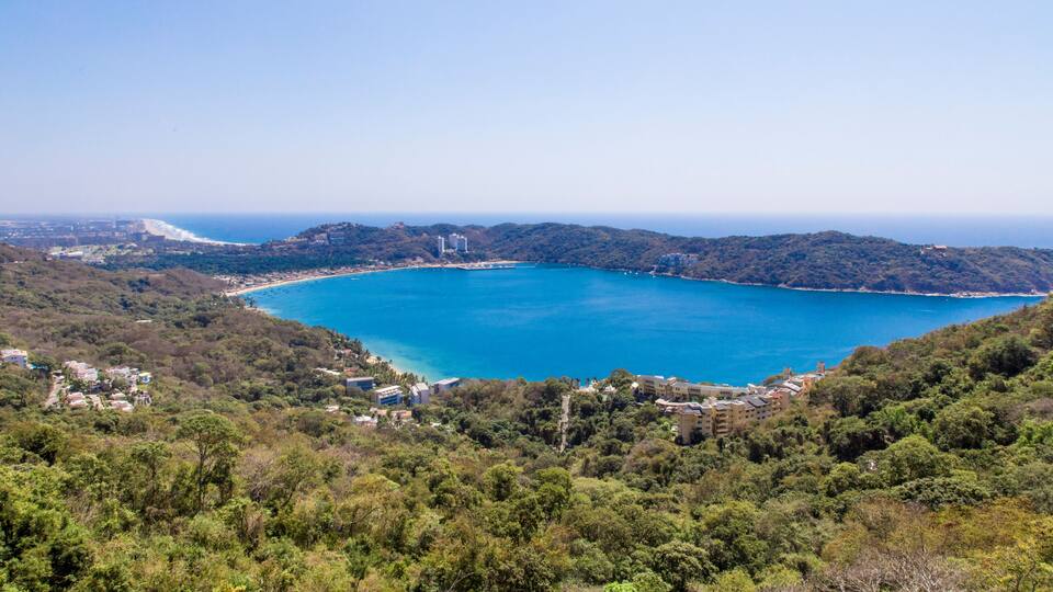 Acapulco bahia de puerto marques y zona diamante