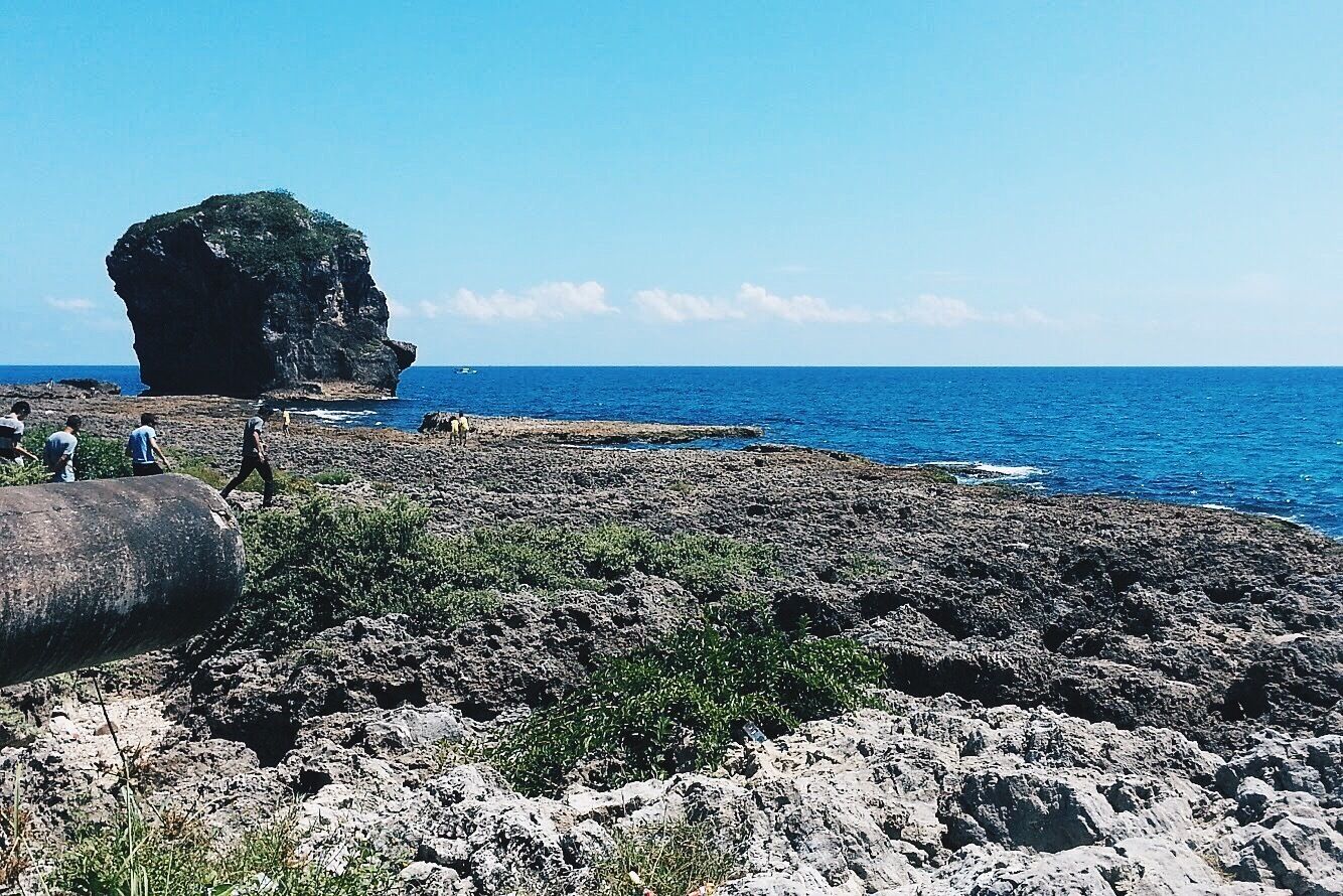 
We're driving a  motorcycle and saw the shoreline.
#Taiwan #Kenting #beach

Taken at May 25th, 2014