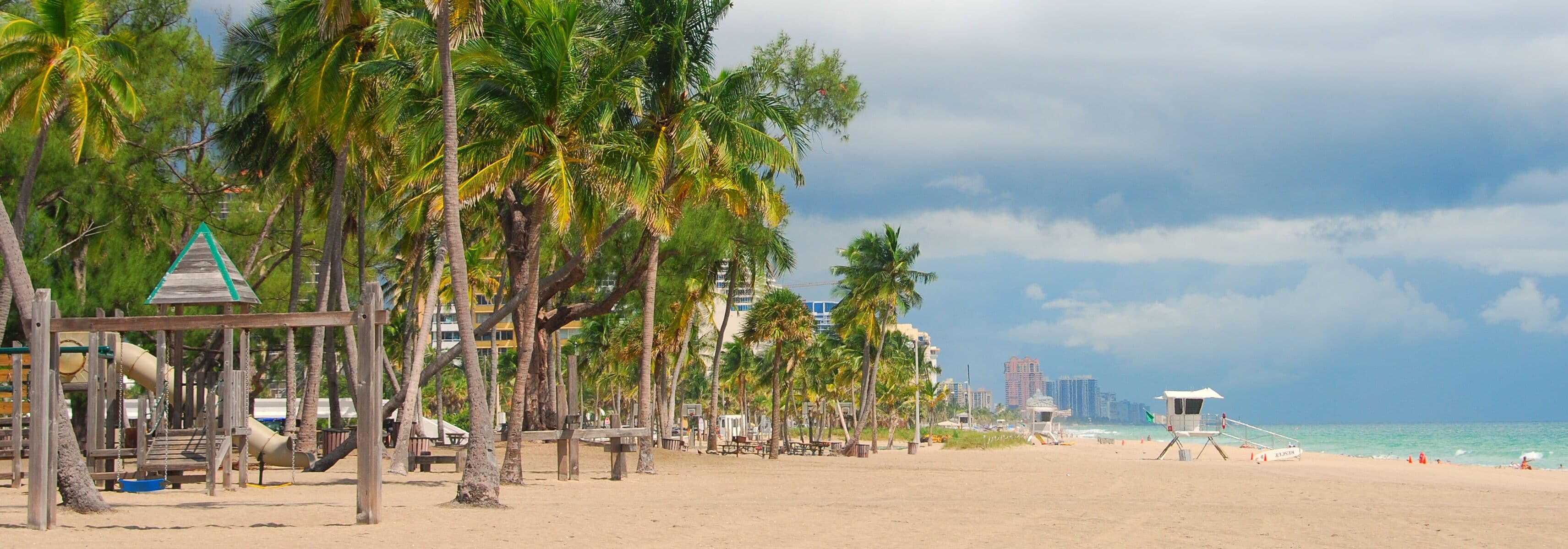 Wide anoramic view of Fort Lauderdale Beach, Florida