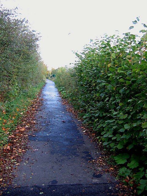 Bridleway connecting Abbey Road and Rotary Way