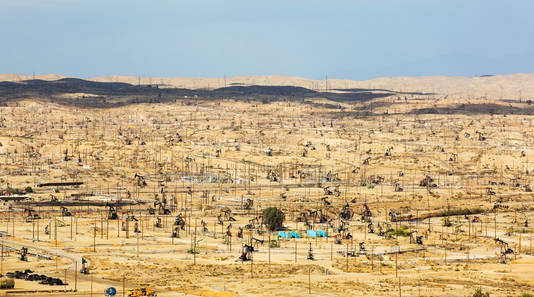 The Kern River oilfield in Oildale, Bakersfield, California, USA. Following an unprecedented four year long drought, Bakersfield is now the driest city in the USA, driven by clima