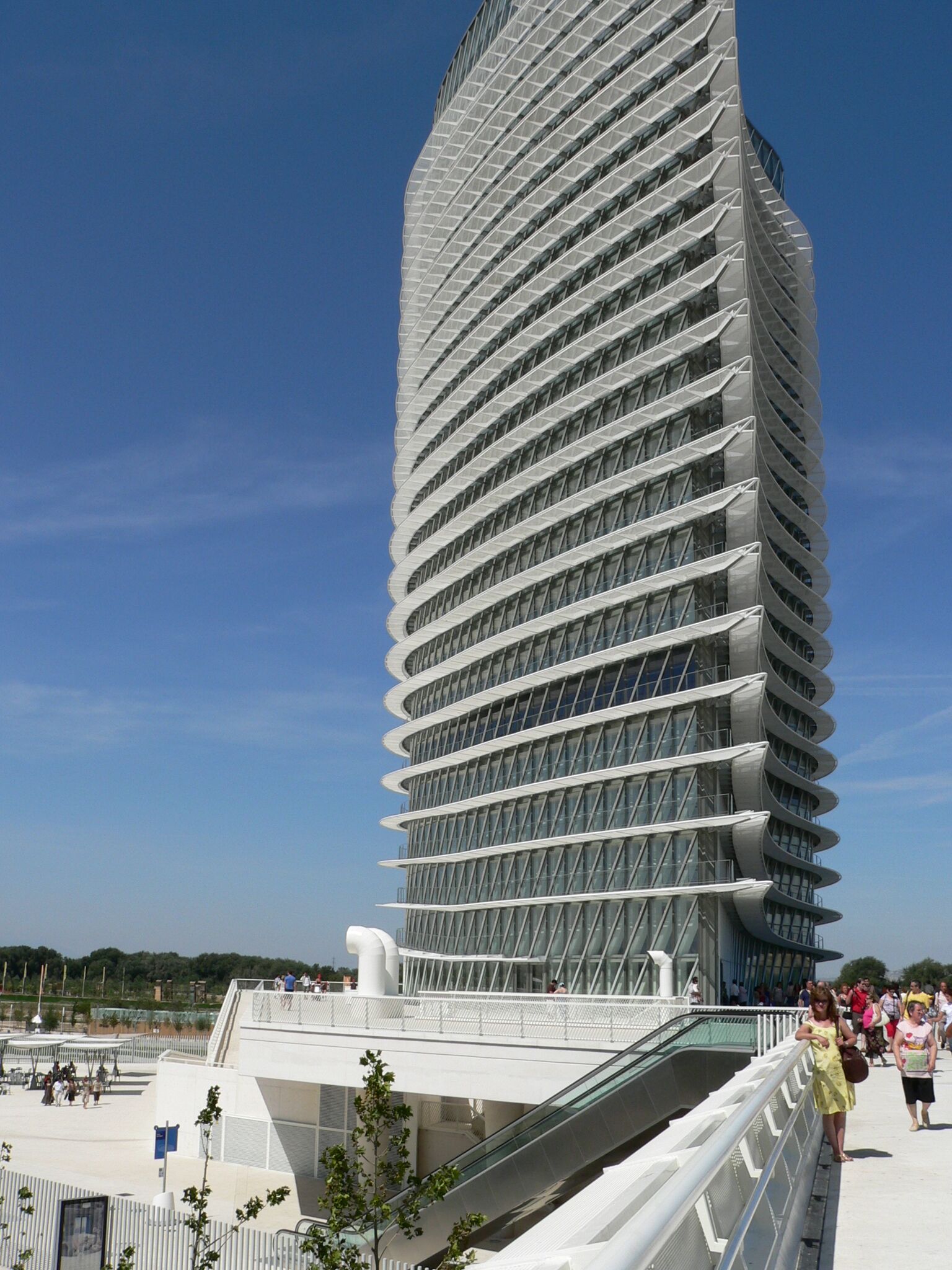 edificio da auga na espo-Zaragoza