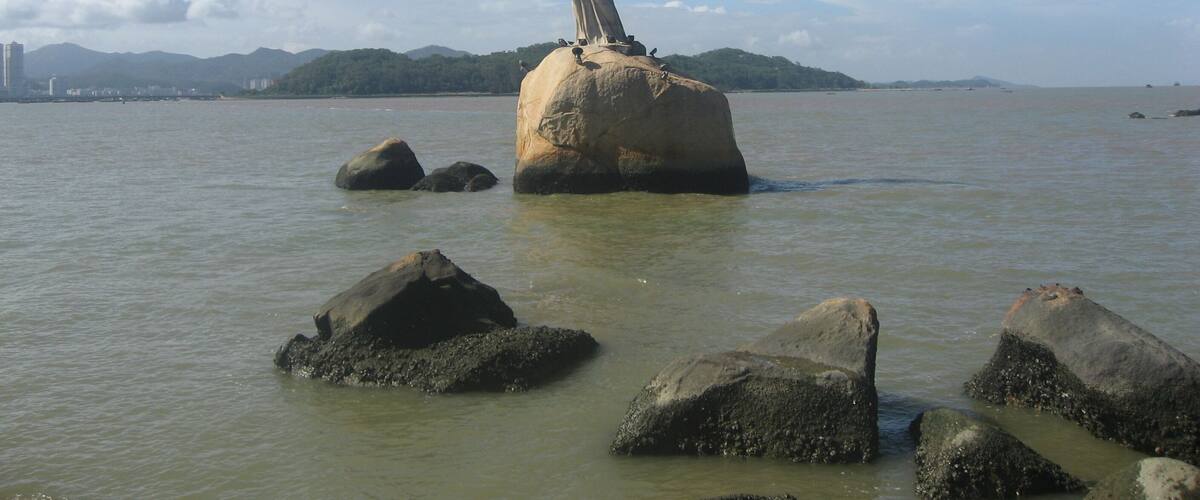 Fisher Girl statue in Zhuhai