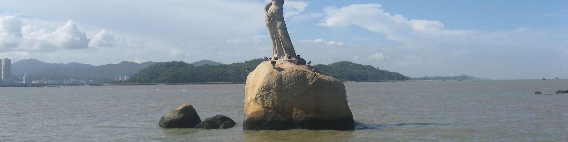 Fisher Girl statue in Zhuhai