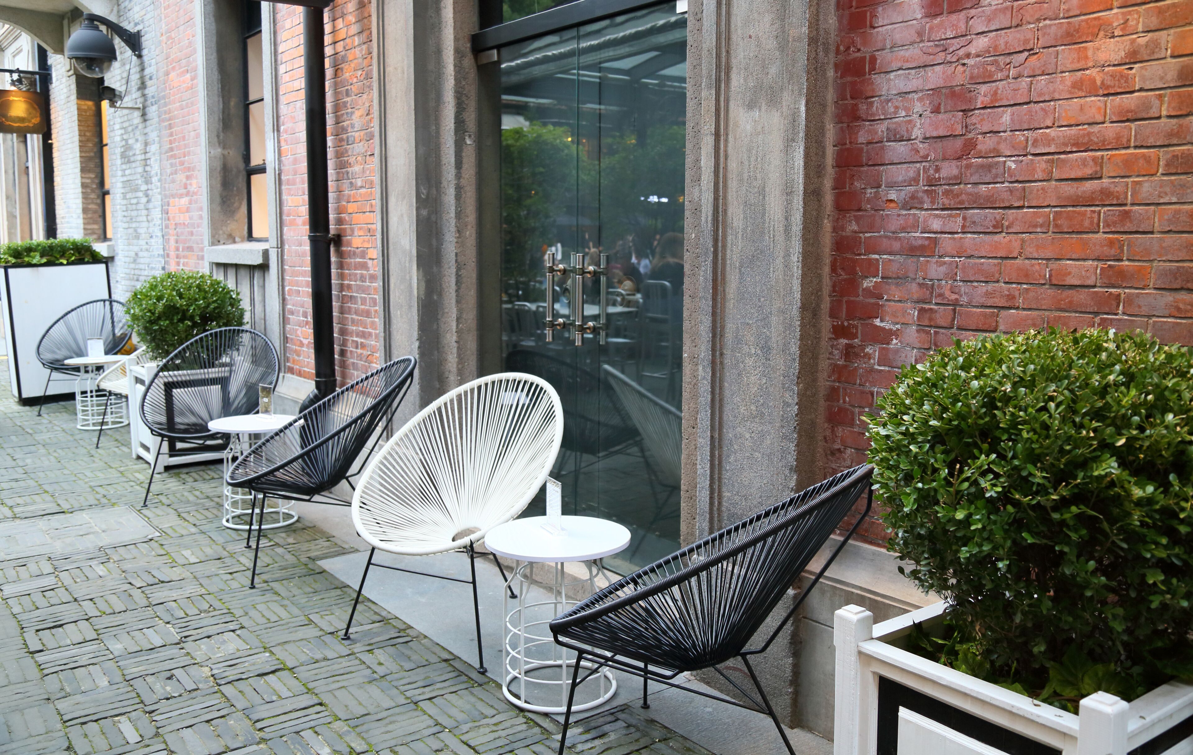 Shanghai Xintiandi outdoor coffee shop