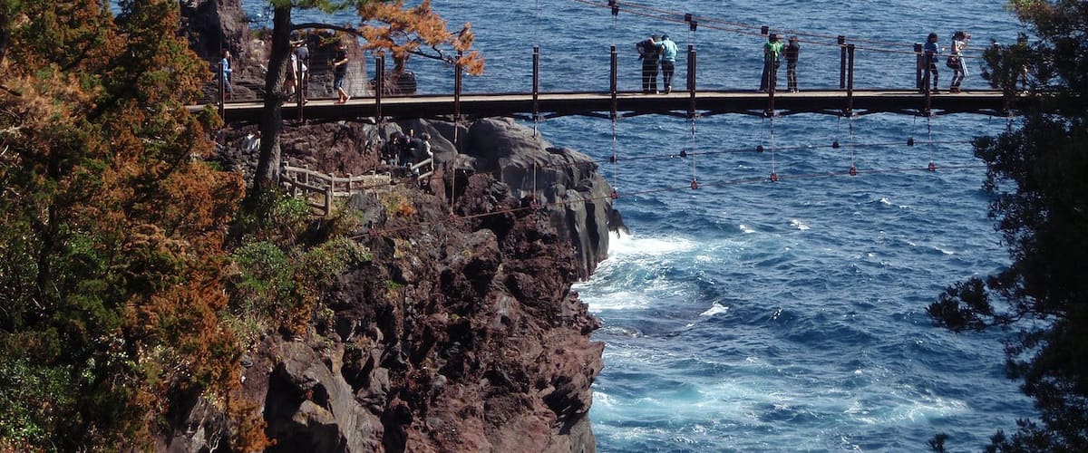 Kadowaki suspension bridge(門脇吊橋) of Jōgasaki coast, located in Ito city, Shizuoka prefecture, Japan.