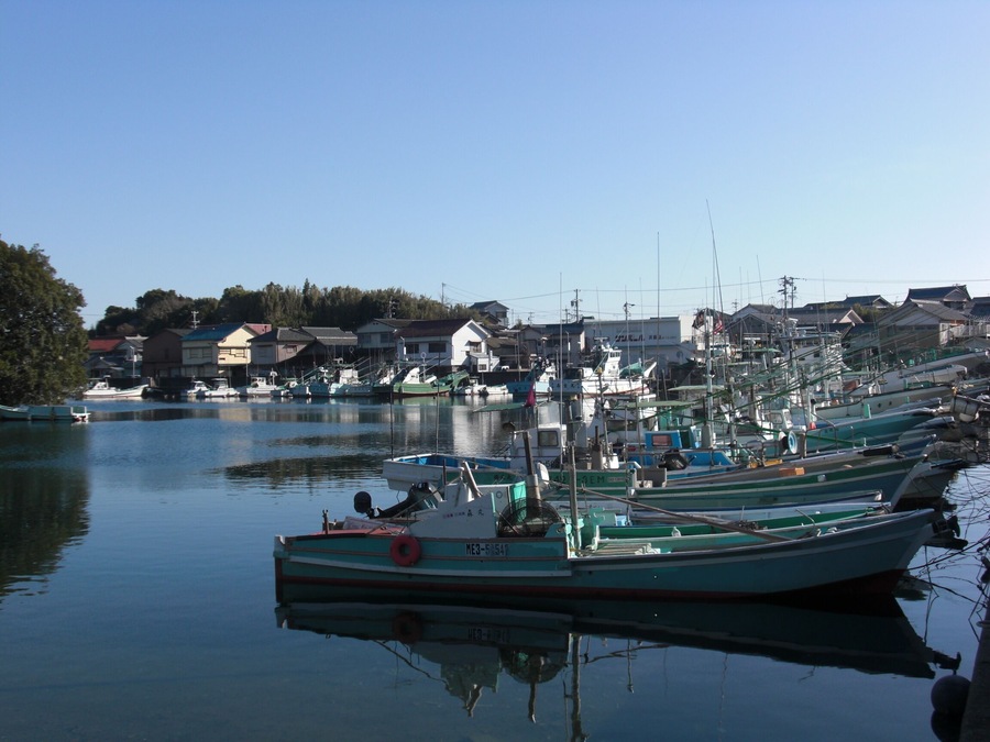 This is the Port of Hamajima, which is located in Shima, Mie, Japan.