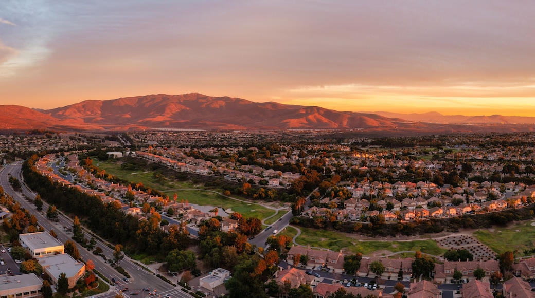 อีสต์เลค