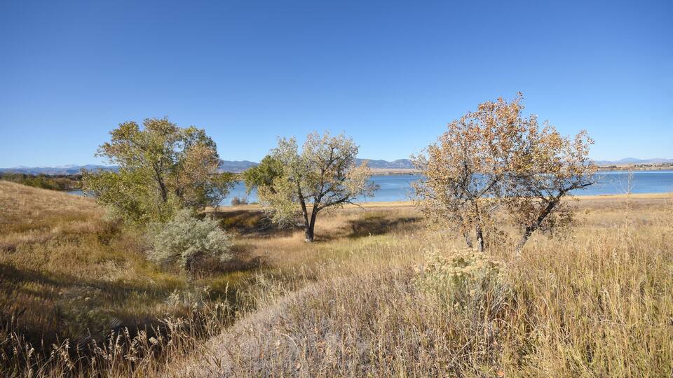 Autumn landscape at Standley Lake Regional Park and Wildlife Refuge in Westminster Colorado