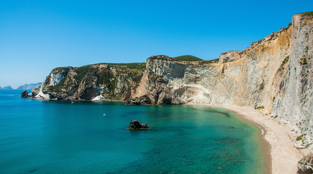 Chiaia di Luna isola di Ponza