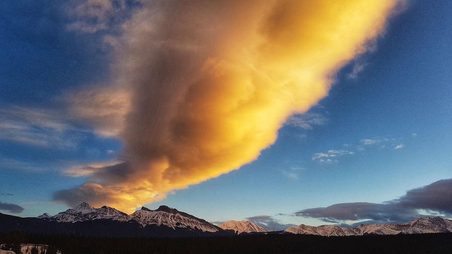 We tried to shoot sunset but were about 10 minutes late. Did get some great colour over the mountains! We were located at the east end of Abraham lake, beside the dam.