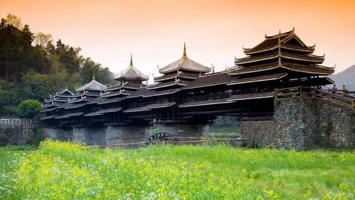 The Wind and Rain Bridge in the the #Sanjiang Dong Autonomous County,China.
https://twitter.com/Beautifulgx