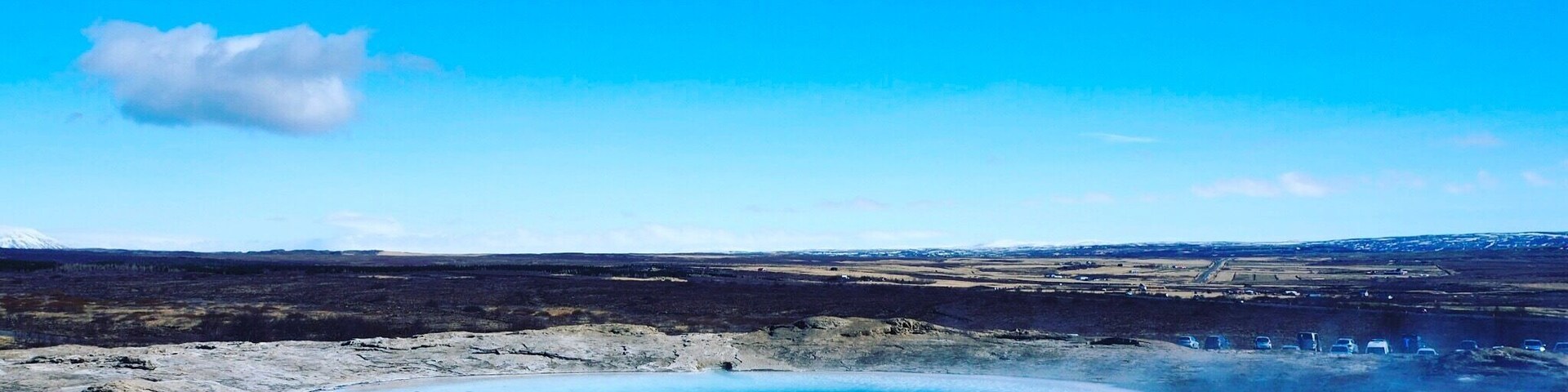 Iceland is a country of extreme contrasts. Widely known as "The Land of Fire and Ice", it is home to both some of the largest glaciers in Europe, and some of the most active vulcanoes in the world. A must-go destination, don't miss it!
#LifeAtExpedia