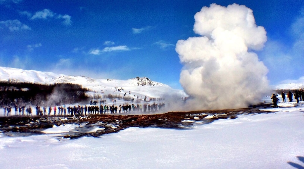 Sagalassos, Antalya'ya 110, Ispartaya 41 km uzaklıkta, Burdur'un Ağlasun ilçesinin 7 km kuzeydoğusunda yer alan antik bir kenttir. Antik Yunan'da Pisidya'nın başkenti olan bu şehrin çoğu yapısı kısmen ayakta kalabilmiştir.